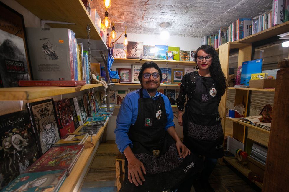 La librería infantil que quiere reescribir décadas de abandono en un mercado de Nezahualcóyotl